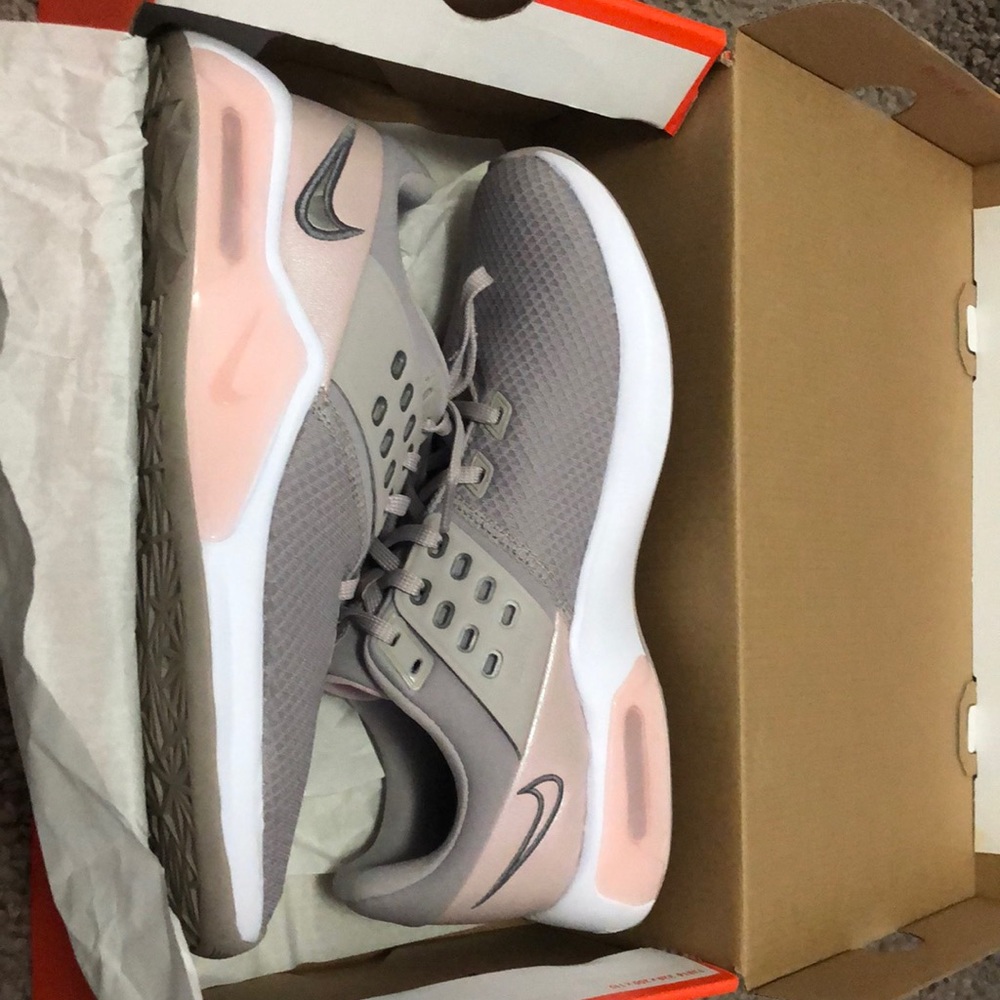Womens Nike Air Max Bella TR 4